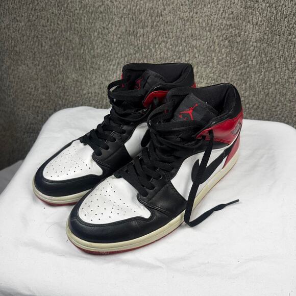 Jordan 1 mid red thunder - Picture 1 of 6
